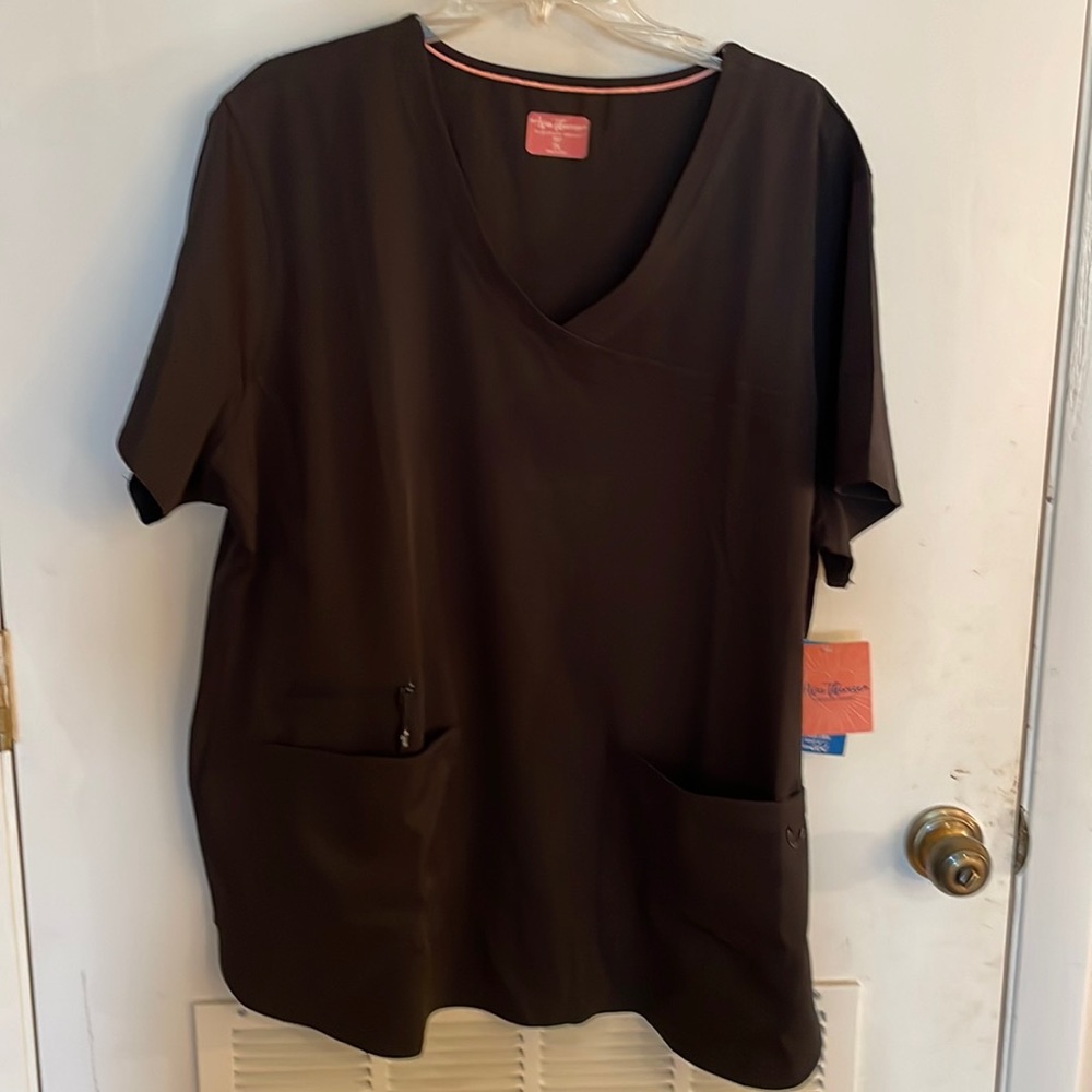 Scrub top - black